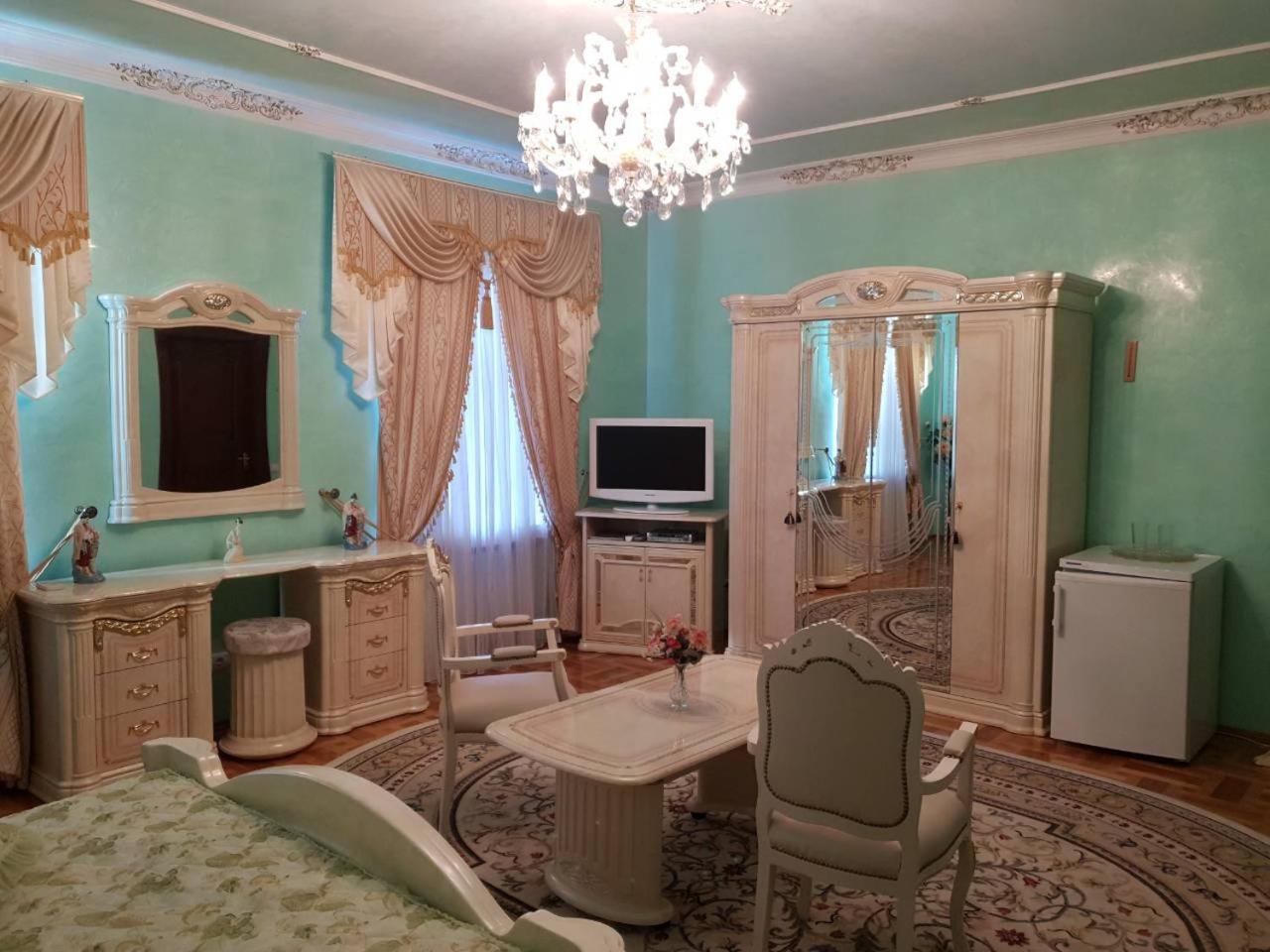 Готель Ceasar Миколаїв Екстер'єр фото